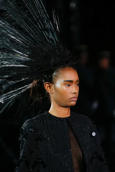 Look 28